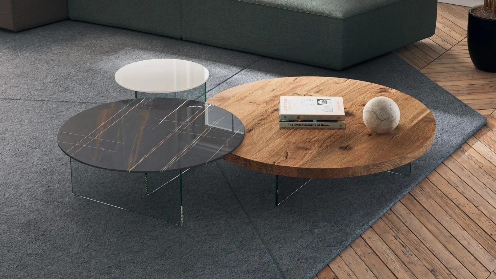 Tavolino Air Rotondo in vetro laccato, vetro effetto marmo e legno di Rovere centenario di Lago