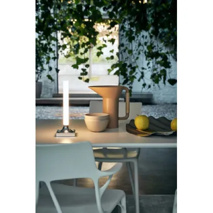 Lampada GoodNight a batteria di Kartell