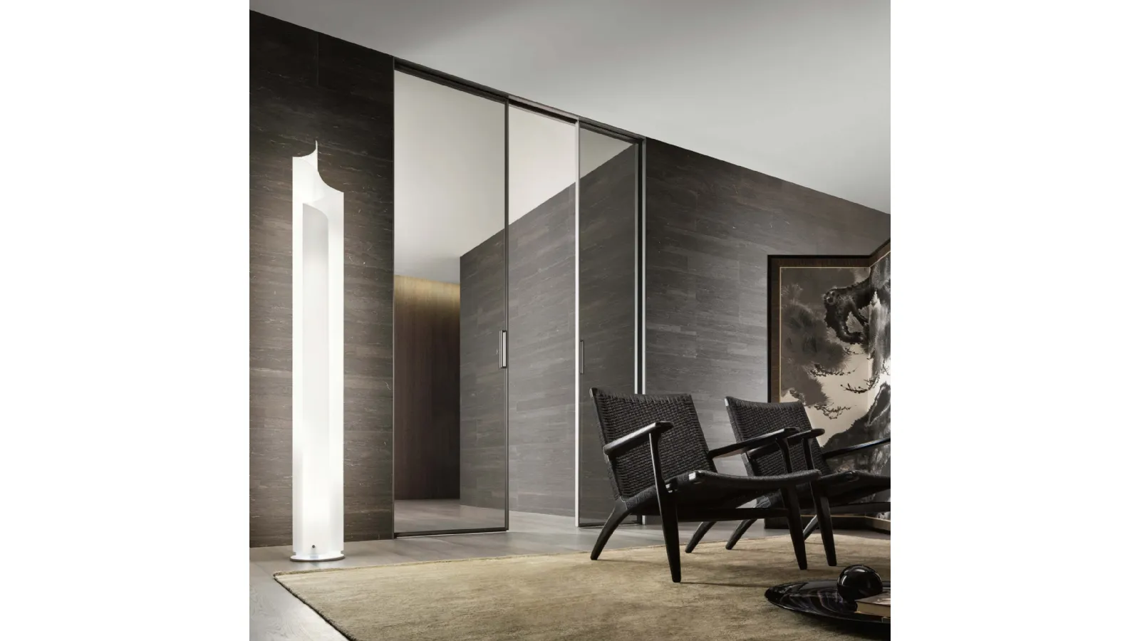 Porta per interni scorrevole Zen in vetro grigio trasparente con telaio in alluminio finitura Bronzo di Rimadesio