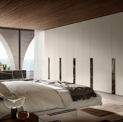 Armadio con ante battenti laccato Bianco Key inserto Marble XGlass in vetro effetto marmo di Lago
