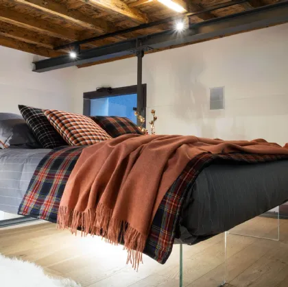 Letto matrimoniale Air senza Testiera con base in vetro trasparente di Lago