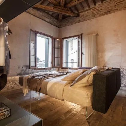 Letto Air con Testiera imbottita in tessuto di Lago