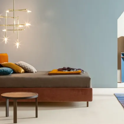 Letto in tessuto con testiera Frick Round di Twils
