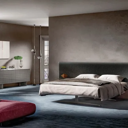 Letto Steel Free con ampia testiera in tessuto imbottito Lago