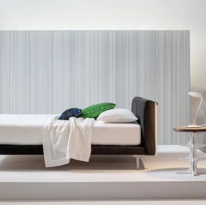 Letto in tessuto con testiera Camaleo di Twils