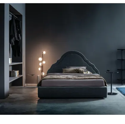 Letto in tessuto con testiera sagomata Celine di Twils
