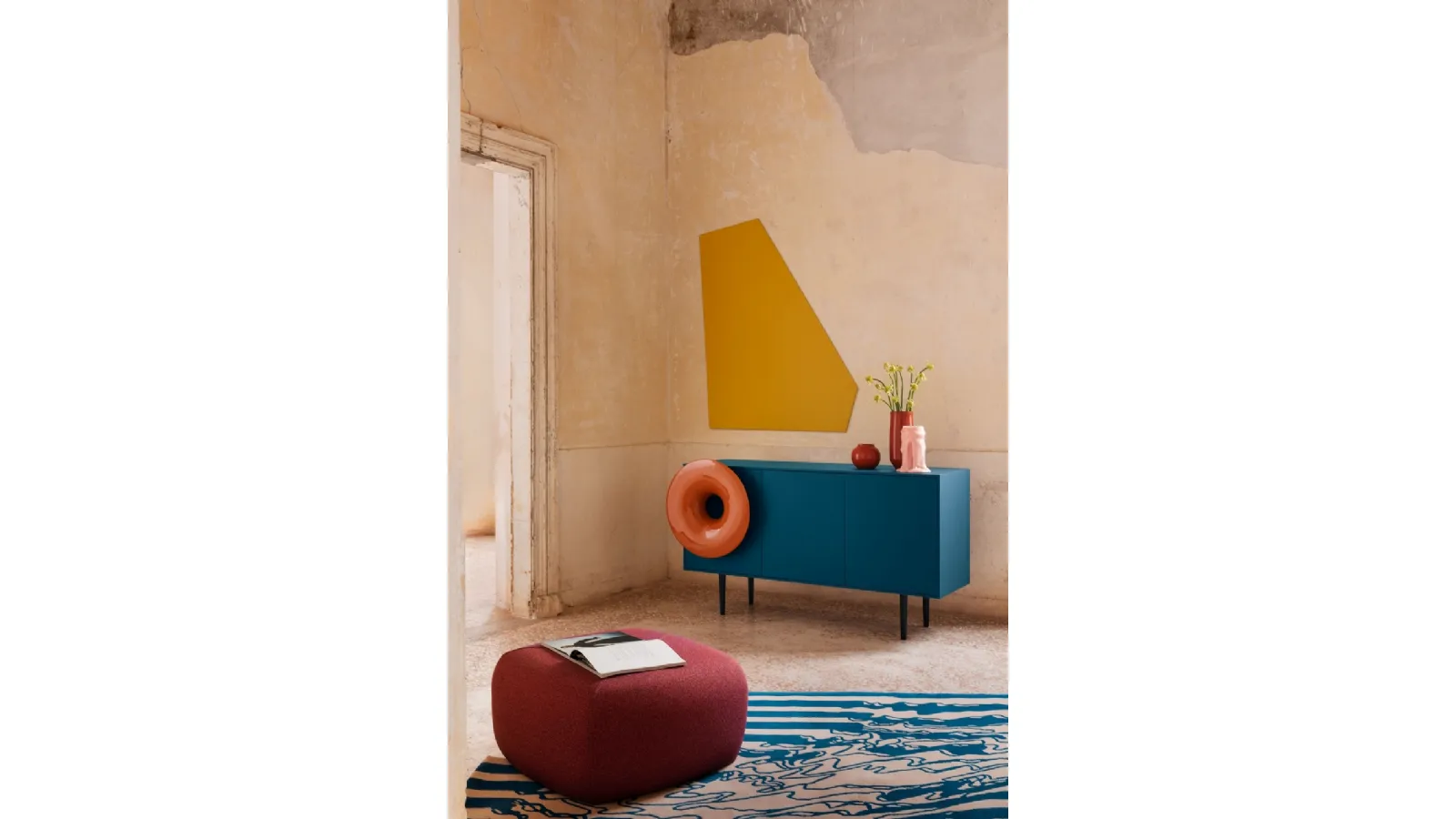 Madia musicale Caruso in laccato Bisanzio e ceramica smaltata Terracotta di Miniforms