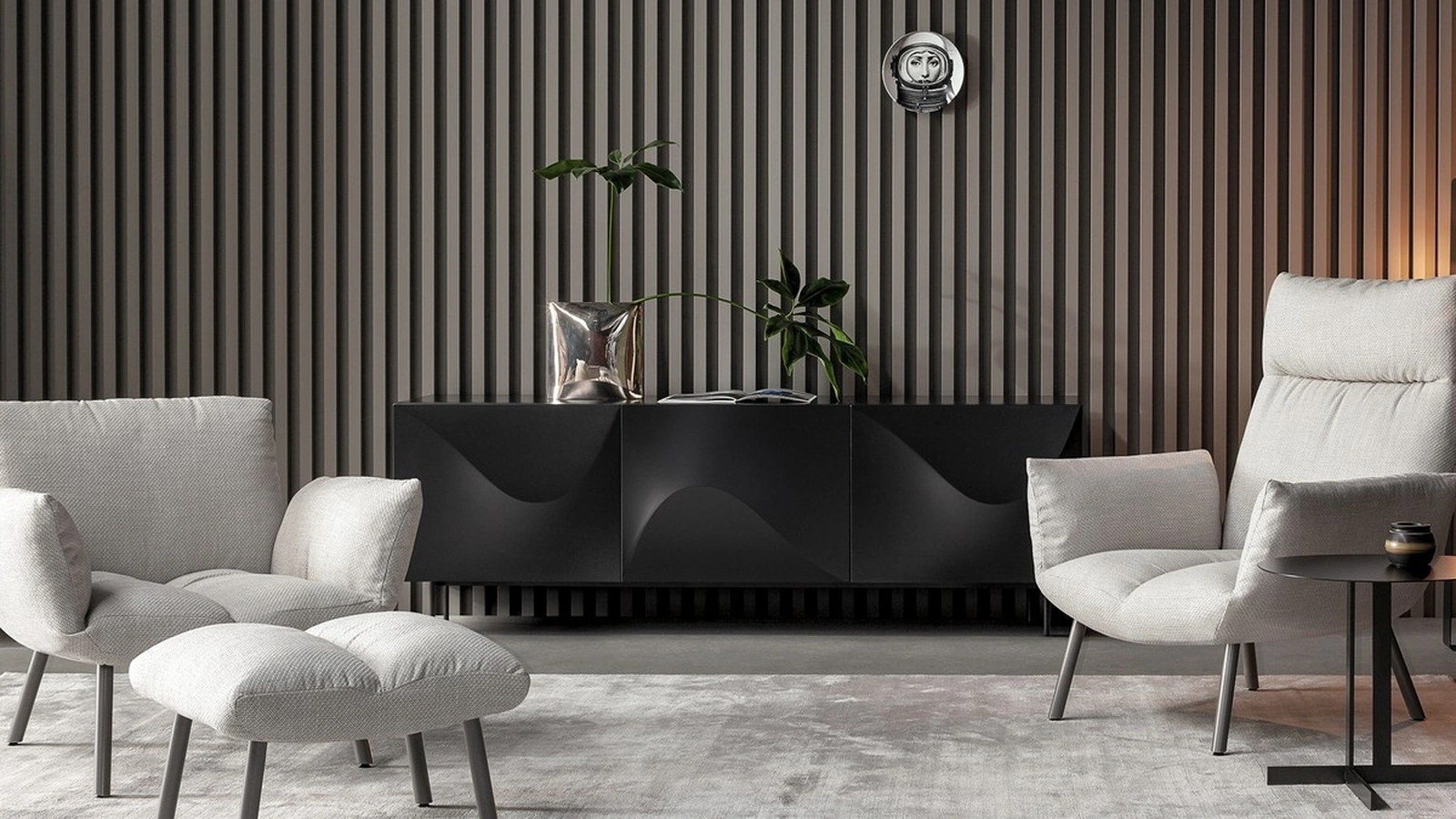 Madia Vertigo in legno laccato piombo opaco e base in metallo di Bonaldo