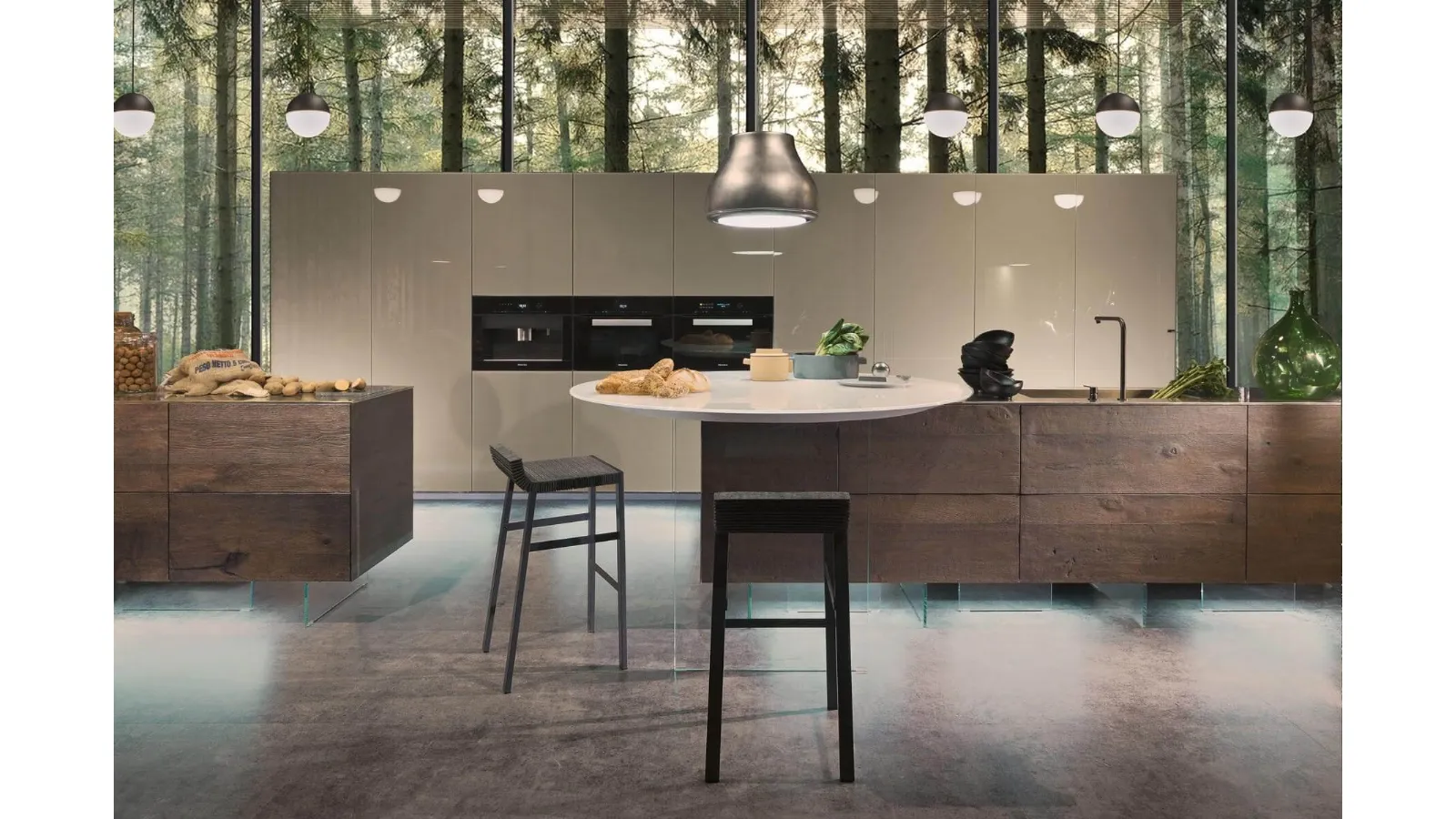 Sgabello Steps composto da strisce di feltro industriale appoggiate su una struttura in alluminio di Lago