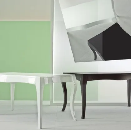 Tavolo Duna in legno laccato bianco o nero di Veneta Cucine