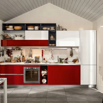 Cucina Moderna Like lineare in laccato lucido Rosso Ciliegia e Bianco Burro di Veneta Cucine