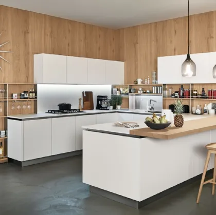 Cucina Moderna Oyster con penisola in finitura Silk Bianco Neve e Rovere nodoso chiaro di Veneta Cucine