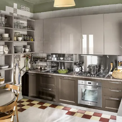 Cucina Moderna Tablet con penisola in finitura Link Rovere Marrone e laccato lucido Marron Mocaccino di Veneta Cucine