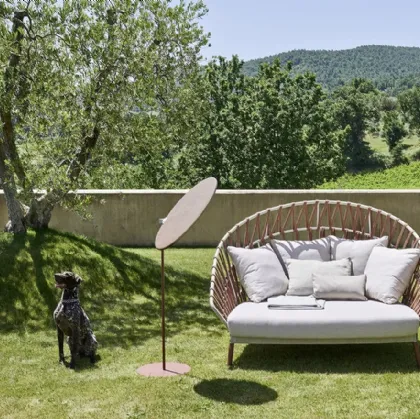 Divano Daybed in tessuto e metallo Emma Cross di Varaschin