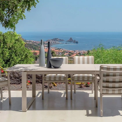 Tavolo allungabile e Sedie Finn di Talenti