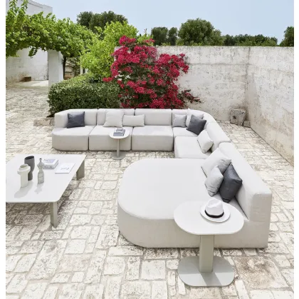 Tavolino in alluminio con top in HPL e ceramica bocciardata Plinto di Varaschin