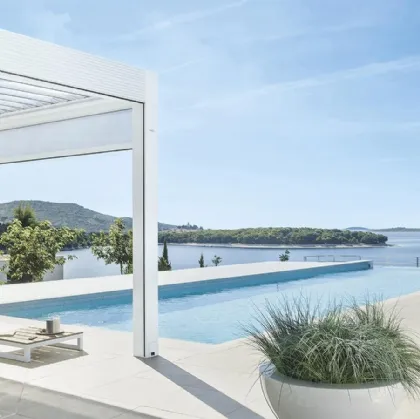 Pergola bioclimatica Med Varia di Gibus