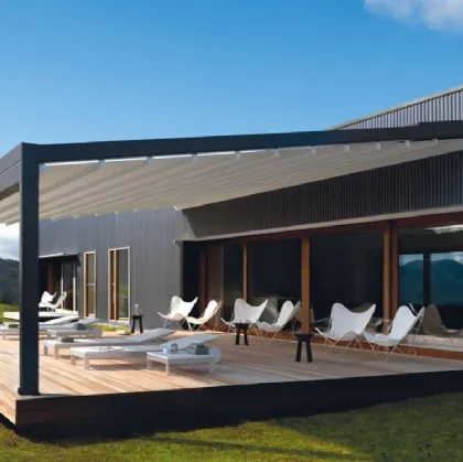 Pergola inclinata addossata in alluminio Med Quadra 165 di Gibus