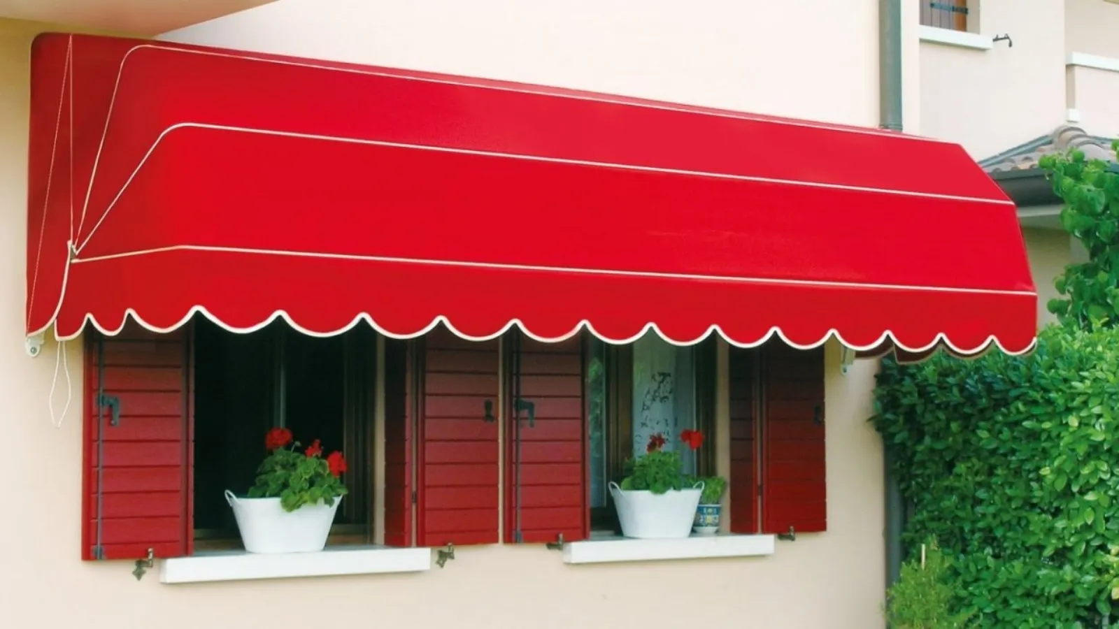 Tenda da sole Coppottina in tessuto rosso e alluminio di Gibus